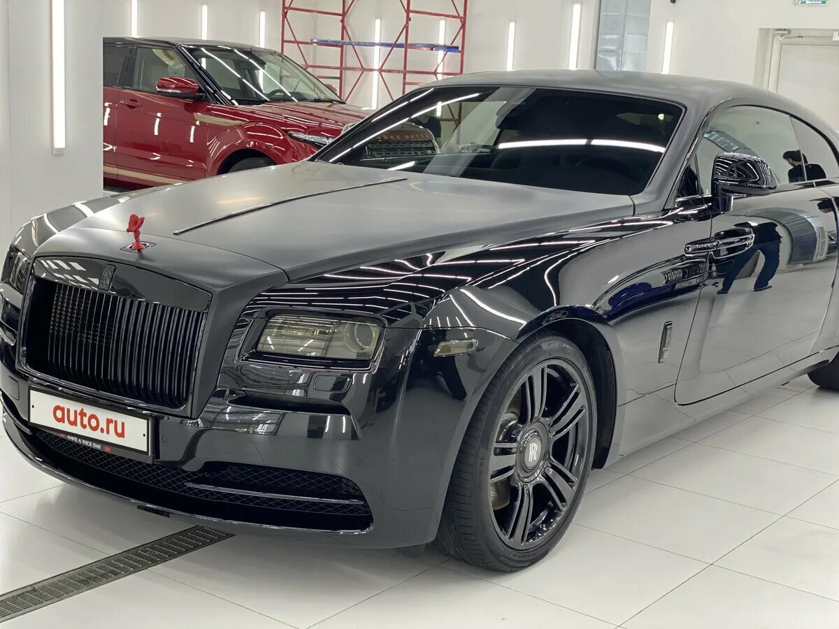 Роллс ройс 5. Rolls Royce Wraith Coupe 2022. Rolls Royce Wraith 2022 Black. Роллс Ройс Wraith 2021. Rolls-Royce Wraith (2013).