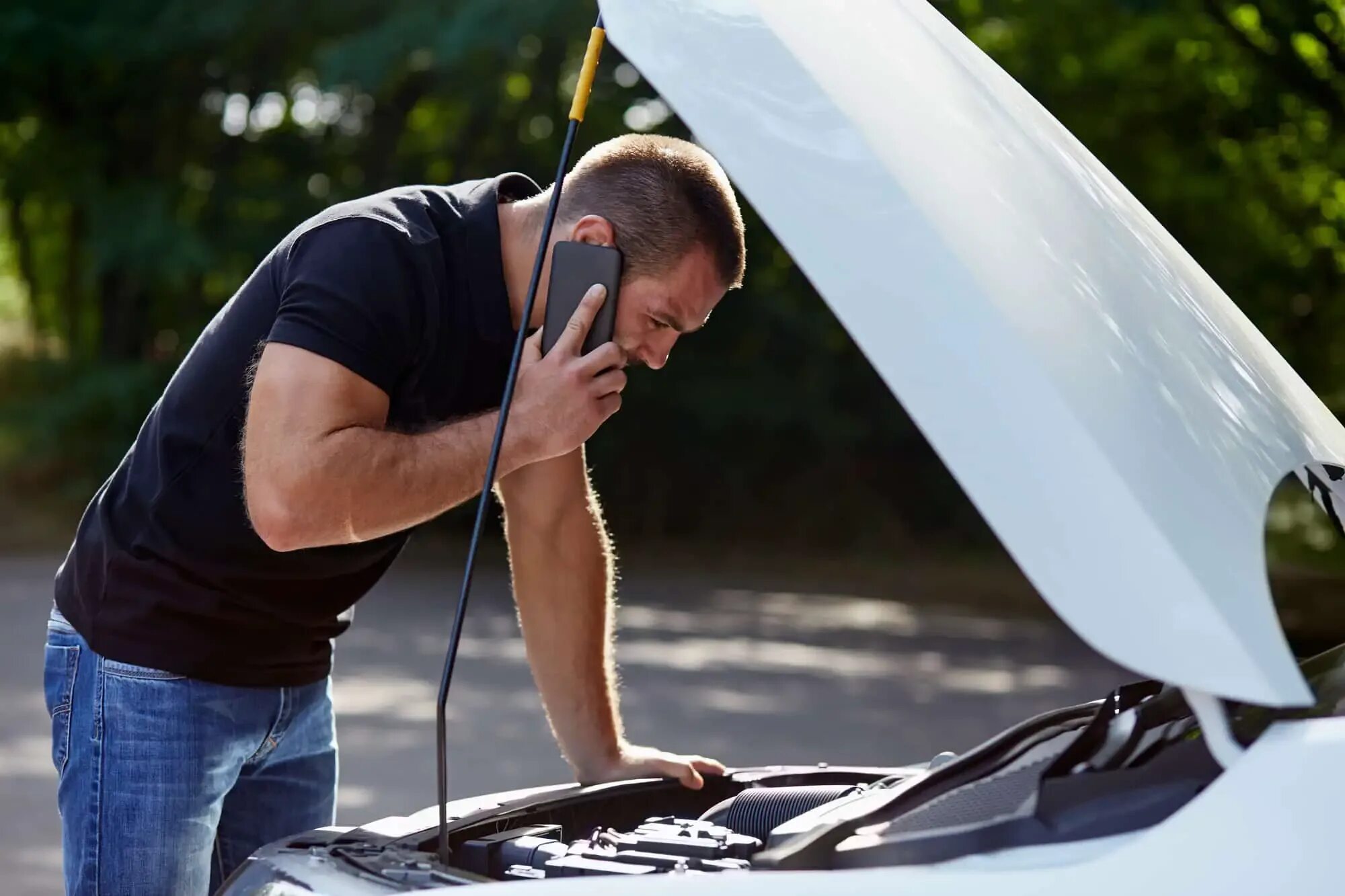 My car broken down. Поломка автомобиля. Поломалась машина. Поломка автомобиля на дороге.