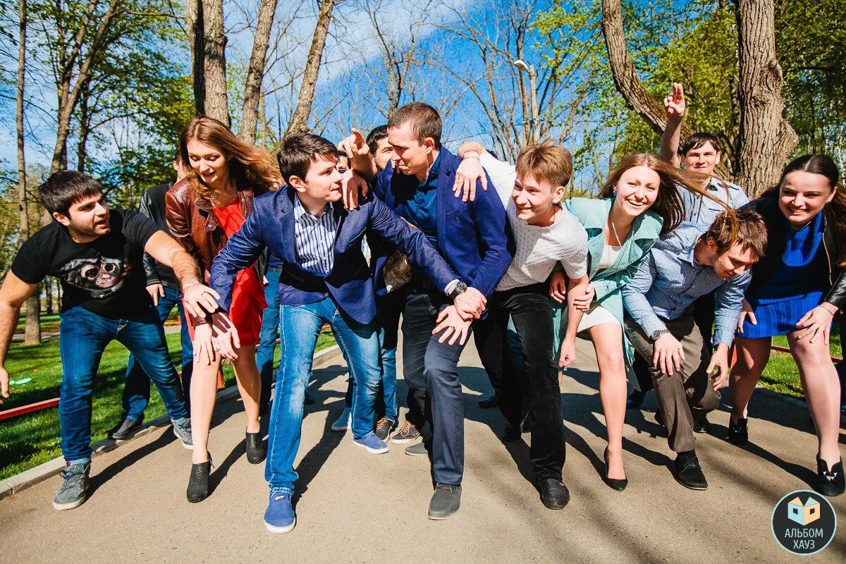 Идеи для выпускного 9. Фотосессия выпускников на природе. Фотосессия выпускников школы. Фотосессия старшеклассников. Фотосессия выпускников 11 класса идеи.