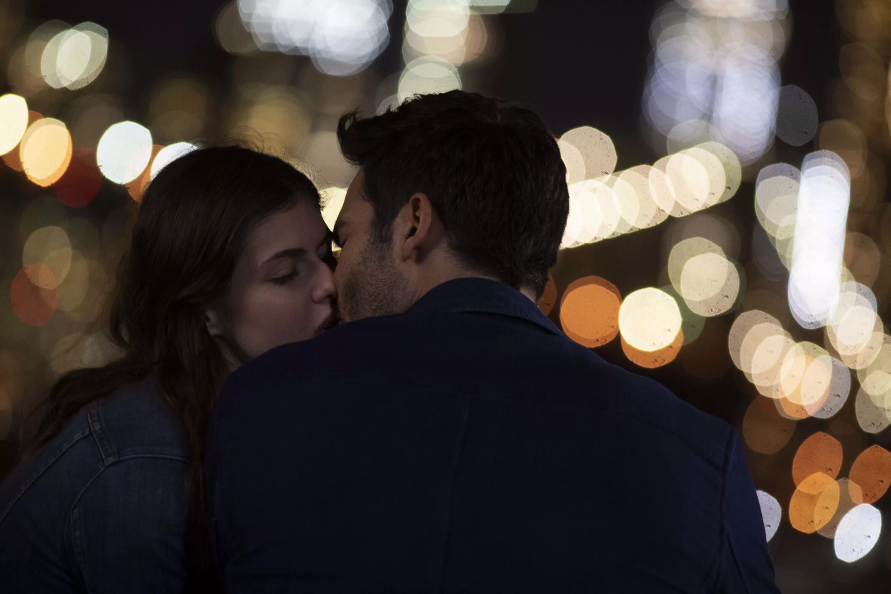 Тайлер хэклин и александра даддарио. Ты умеешь хранить секреты трейлер. Ты умеешь хранить секреты? (2019). Тайлер хэклин ты умеешь хранить секреты. Фильм ты 2019.