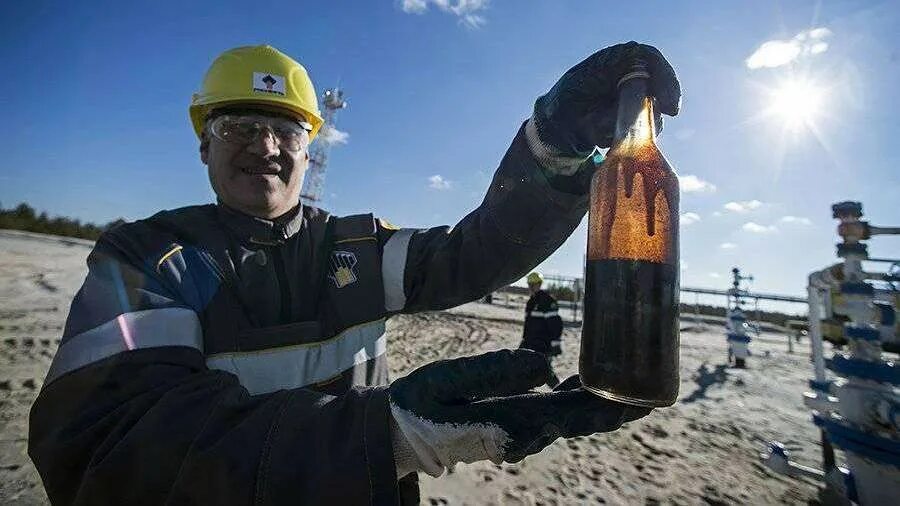 Добыча нефти в якутии. Нефтедобыча роснефть. нефть фото. разведка и добыча нефти. нефтяники роснефть.