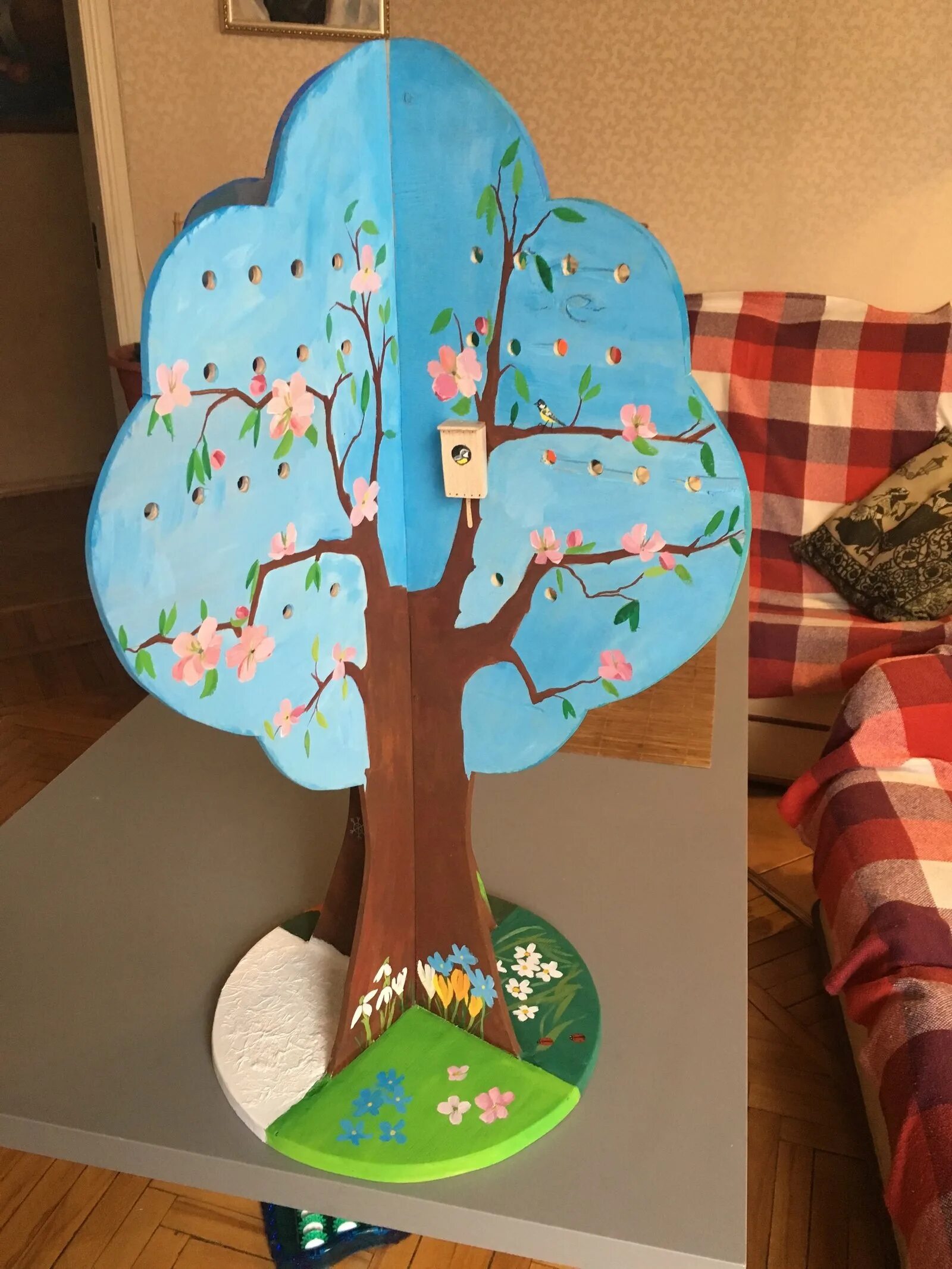 макет дерева времена года. поделка дерево. сезонное дерево. как сделать дерево времена года. сезонное дерево для детского сада.
