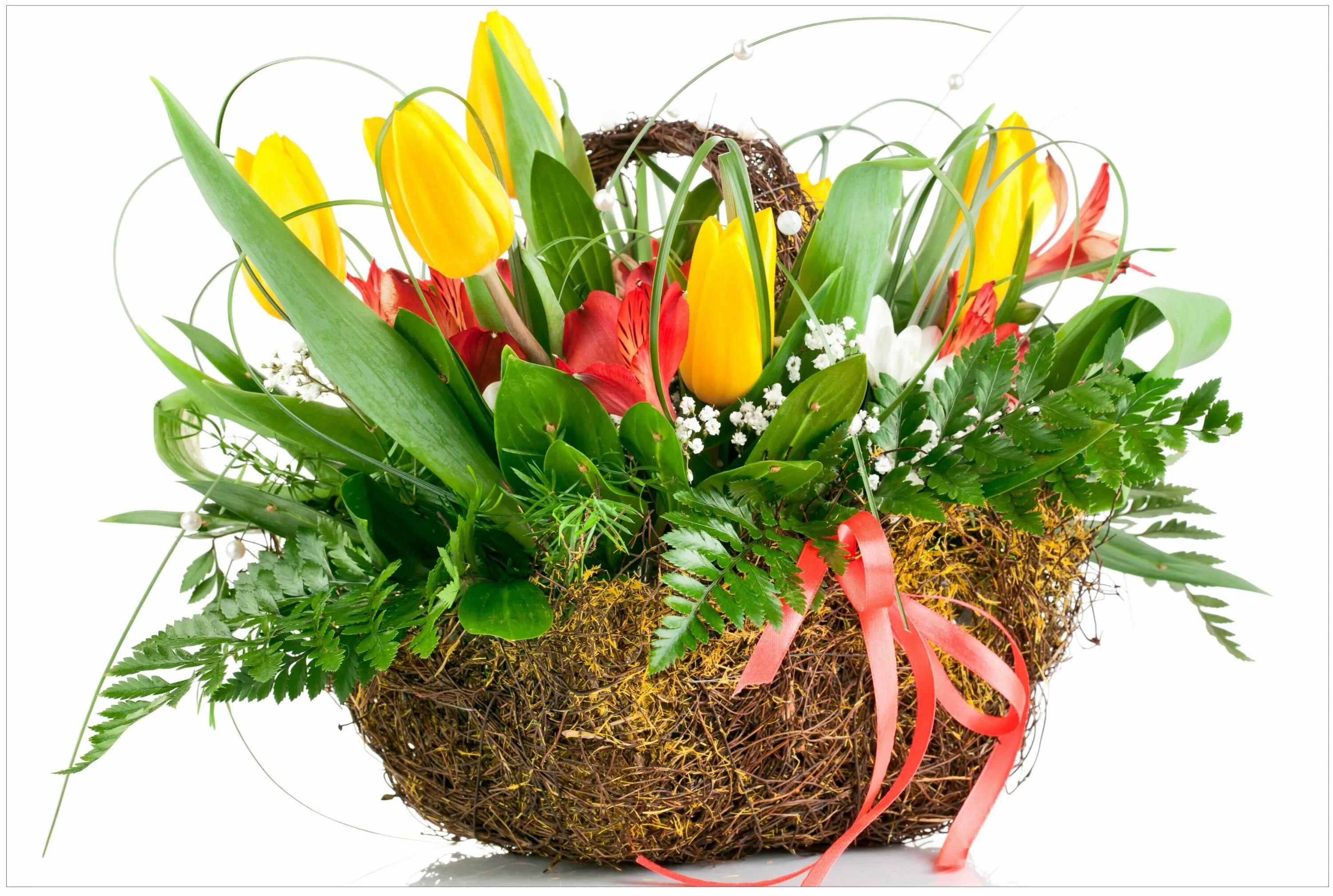 корзина с весенними цветами. корзина весенних цветов. букет весенних цветов. композиция с тюльпанами. корзина весенних цветов.