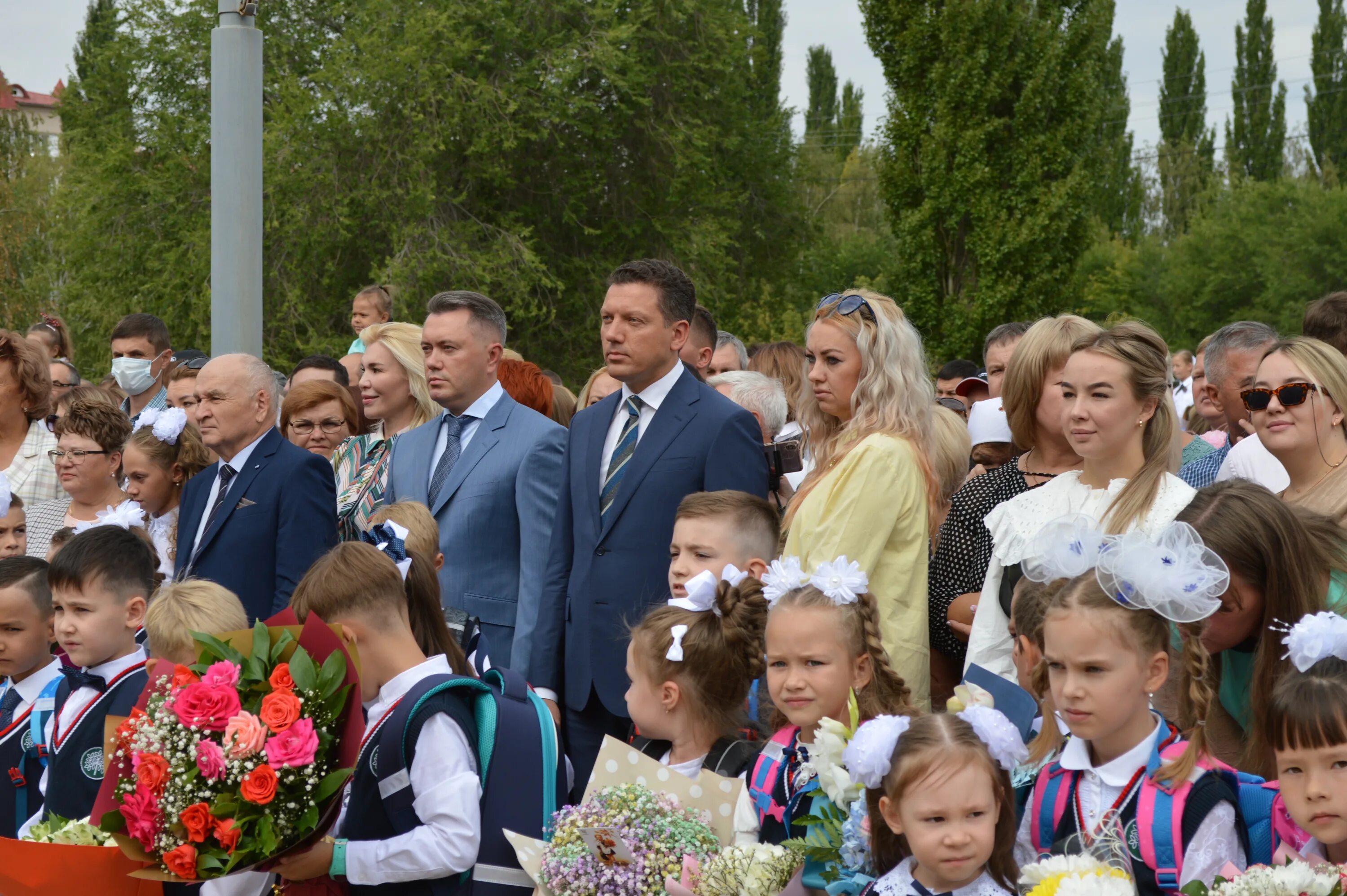 Лицей 1 каникулы. Лицей 1 Салават. Лицей 1 Южно-Сахалинск. Лицей 1 Салават учителя. Директор лицея 1 Салават.