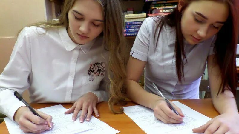 Не пришел на егэ выпускник прошлых. Нарисовать одиннадцатиклассника. покажи домашку по егэ. коровушкина егэ. как рисуют одиннадцатиклассники.