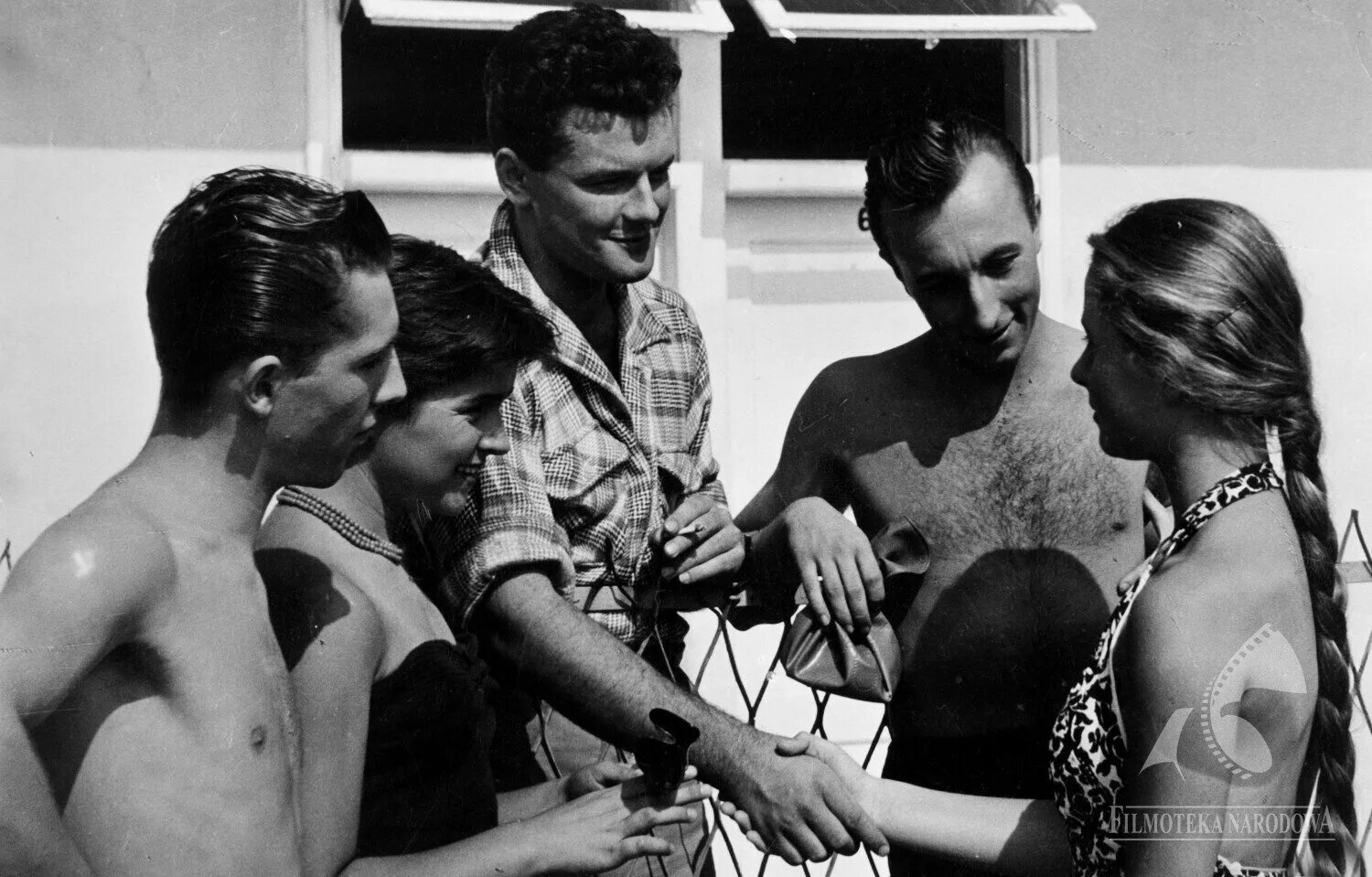 Три старта (1955). Three start. Плакат о фильме 1950х. Советский телевизор старт 4. Строительная смесь для выравнивания стен.