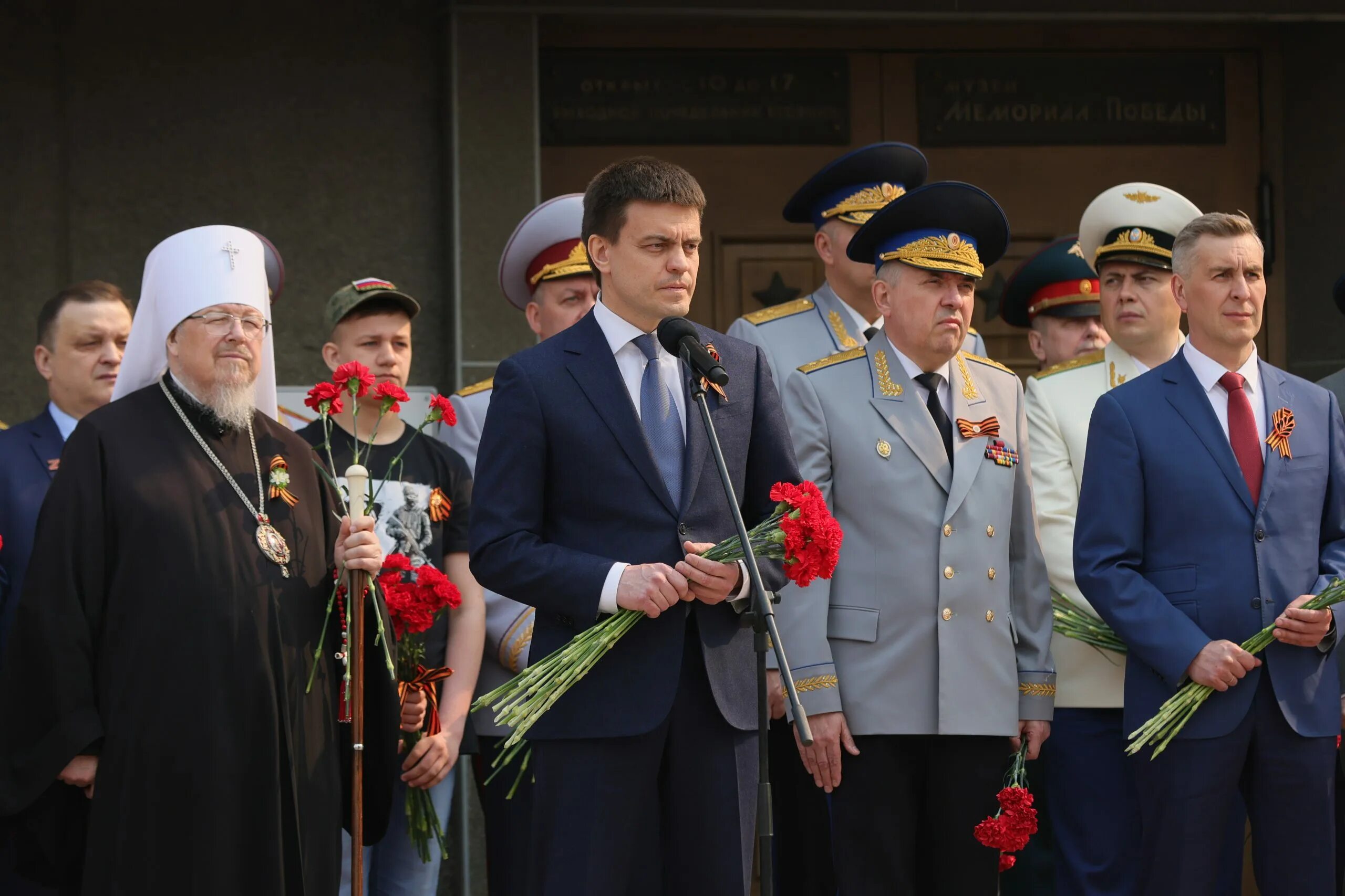 Торжественное собрание посвященное Дню Победы. Возложение венков на 9 мая. Возложение цветов 9 мая. Ветераны Великой Отечественной войны. Митинг 9 мая 2023 года