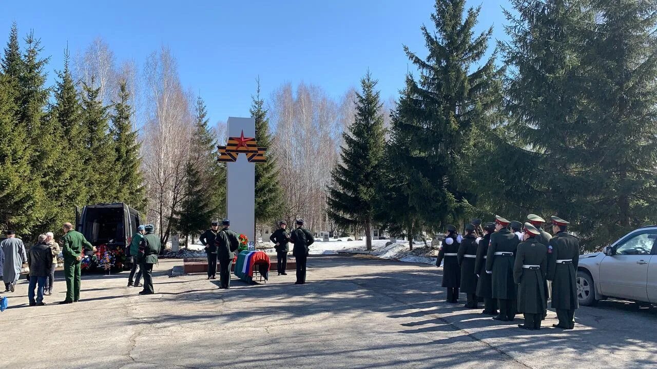 11.04 2011. Воинское кладбище Новосибирск. Похороны военнослужащего.