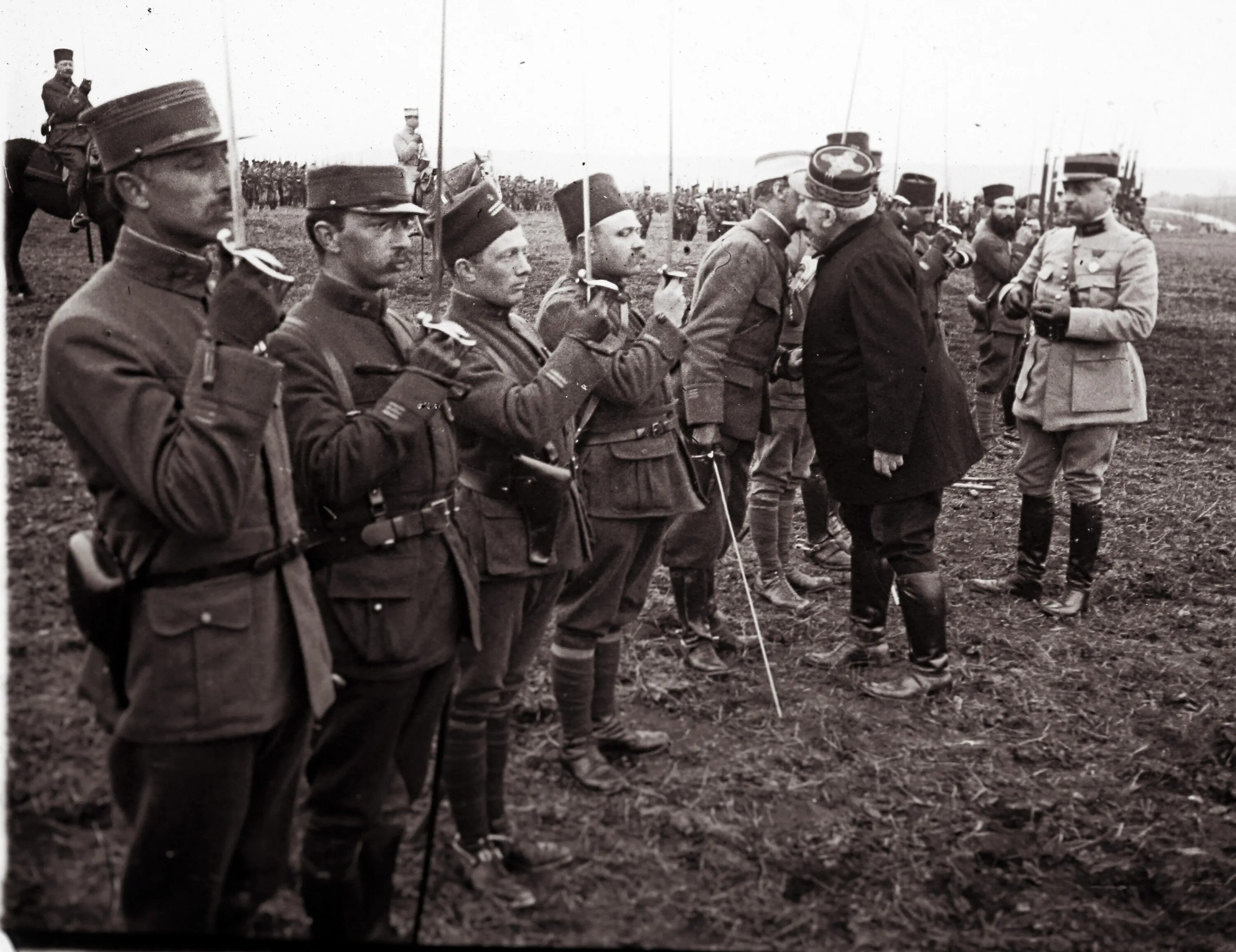 Как жили в первую мировую войну. Первая мировая компания 1916. Солдат французской армии 1916.