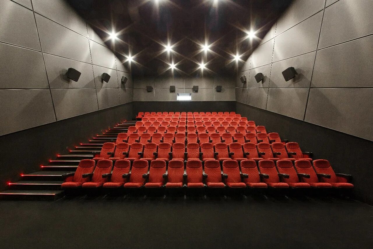 Тц сити королев. Город королёв дк костино. Королёв тц сити. Кинотеатр в королеве. Премьер королёв кинотеатр.