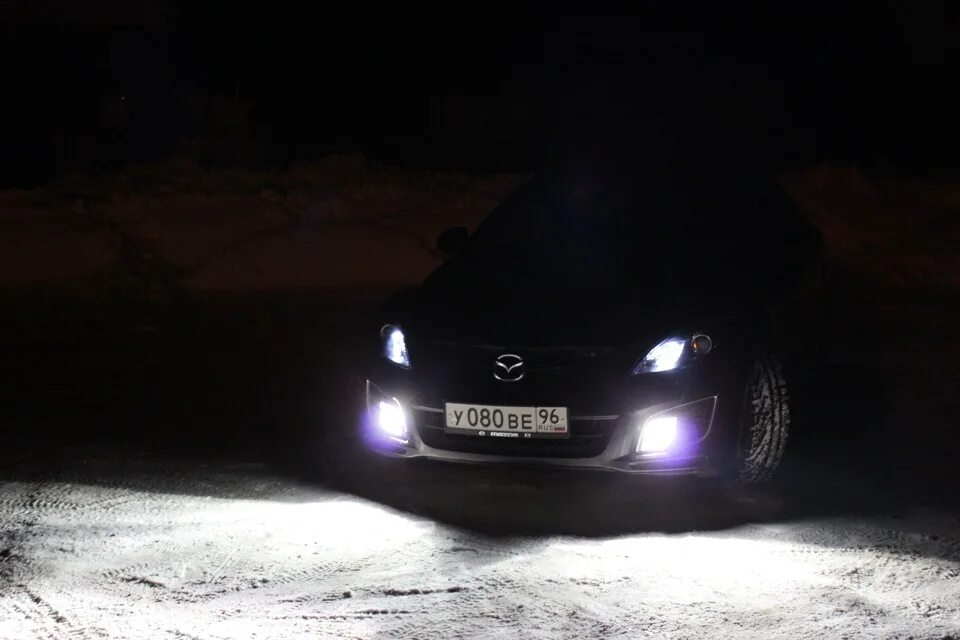 Mazda 6gh 6000k ксенон. Мазда 6 GH В ночи. Мазда 6 GH фары ночью. Мазда 6 фары ночью.