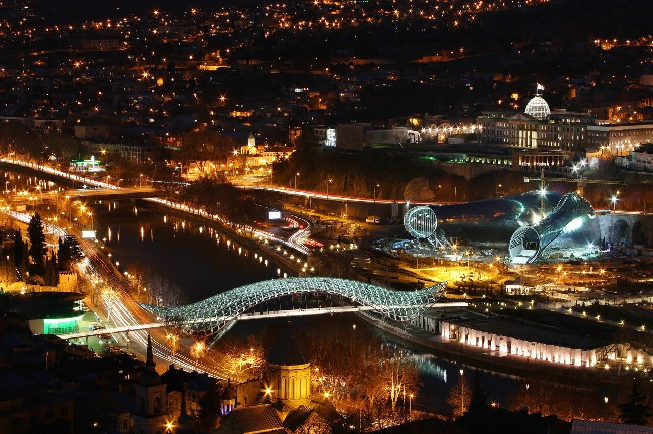 Тбилиси. Вечерний Тбилиси. Грузия ночью. Тбилиси ночью.