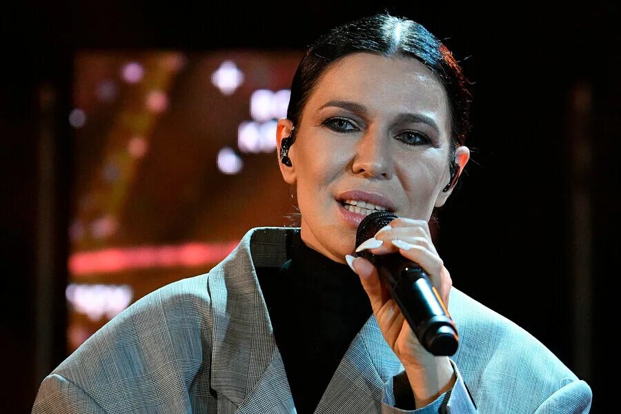 У певицы Елки вышел весенний трек "Выдохни" - РИА Новости, 27.03.2021