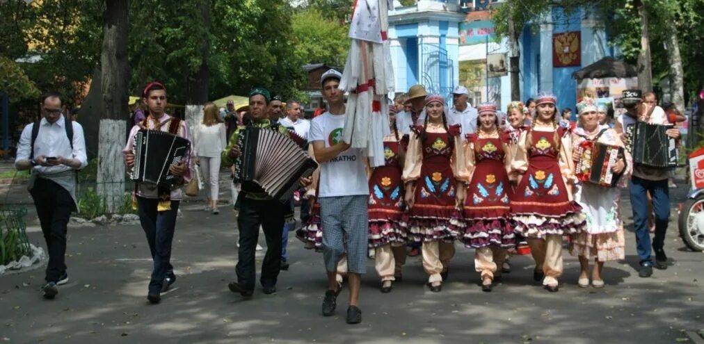 18 мая в нижнем новгороде. Парк первое мая нижний новгород. парки в нижнем новгороде 1 мая 2025. праздник сабантуй. концерт в парке 1 мая нижний новгород.