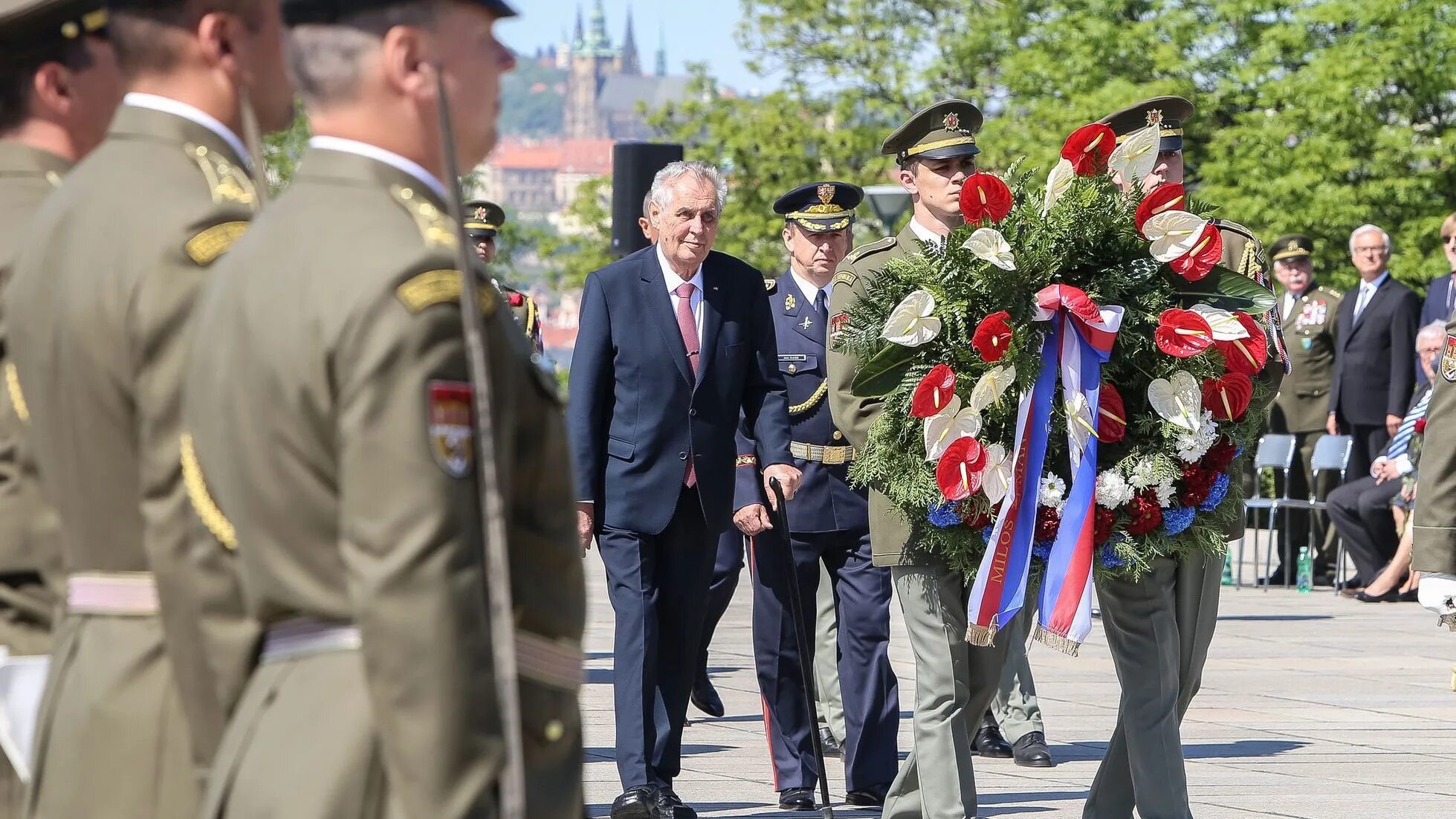 Немцы день победы. День Победы возложение венков. 8 Мая день Победы в Европе. Празднование дня Победы в Германии. Германия отмечает день Победы?.