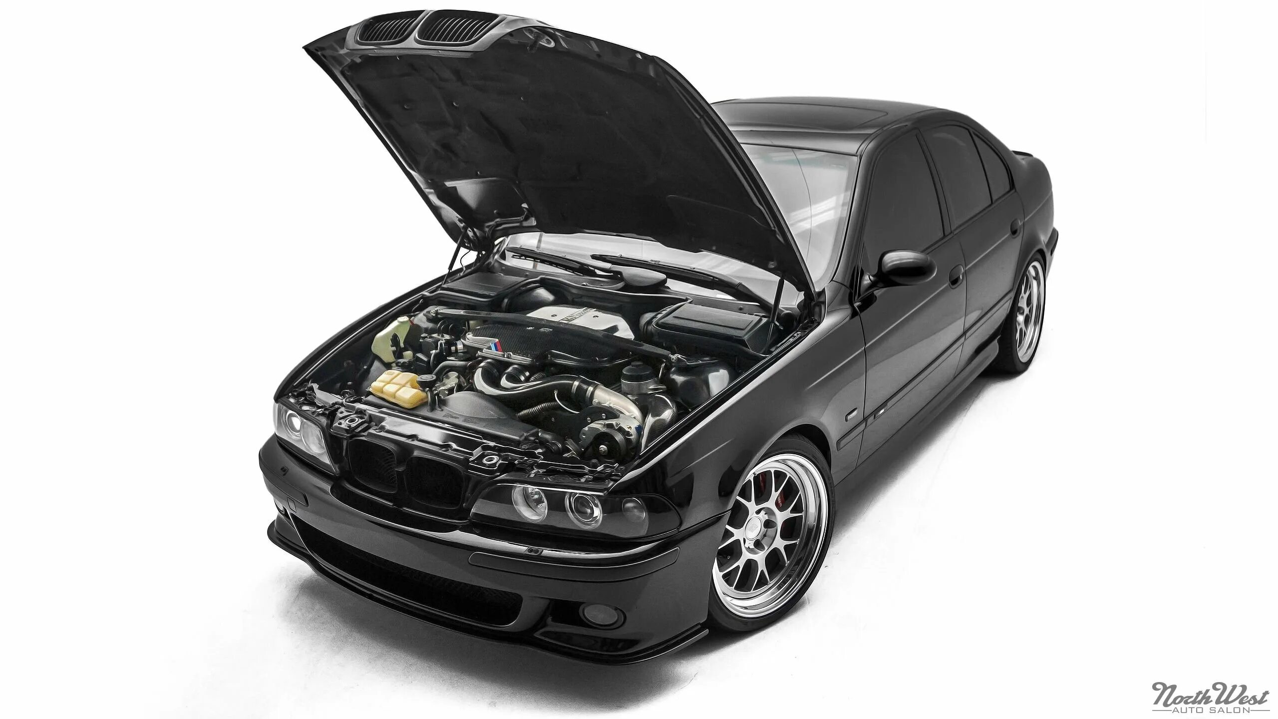 BMW m5 e39. BMW 5 e39. БМВ е39 с открытым капотом. БМВ м5 е39. М5 игрушка