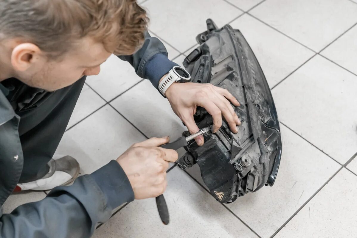 Гольф 4 лампа ближнего света. Замена лампочки ближнего света на гольф 7. Philips d2r+ original xenon standart — 85126+. Замена лампочек гольф 7. Замена лампы гольф 7.