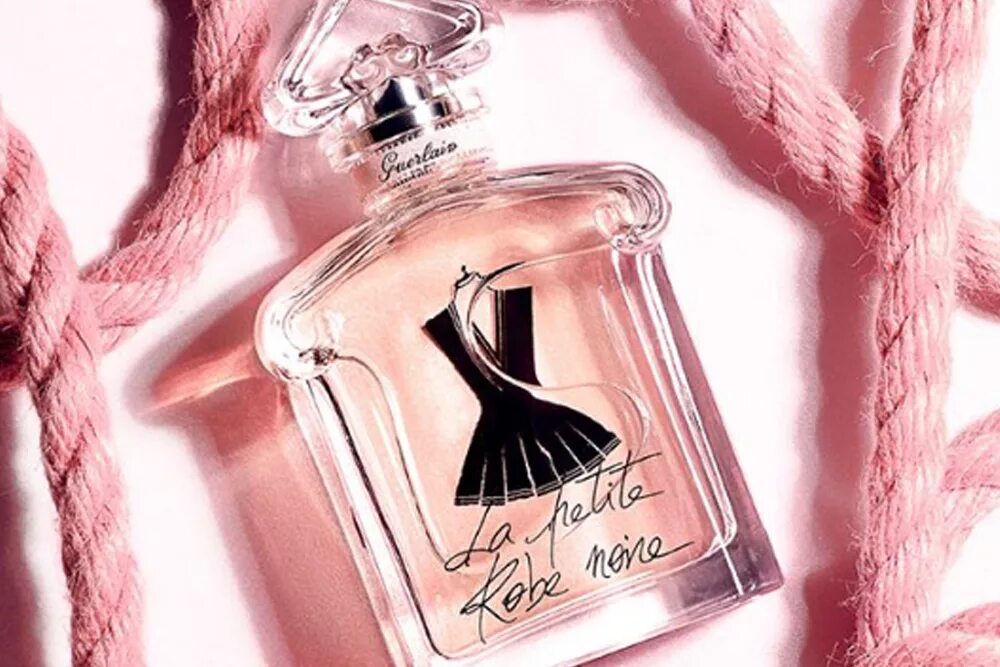 Не держатся духи. Брелок герлен. La petite Robe noire Eau de Parfum Рекламан. Герлен аксессуары. Красивый Парфюм veicrbt.