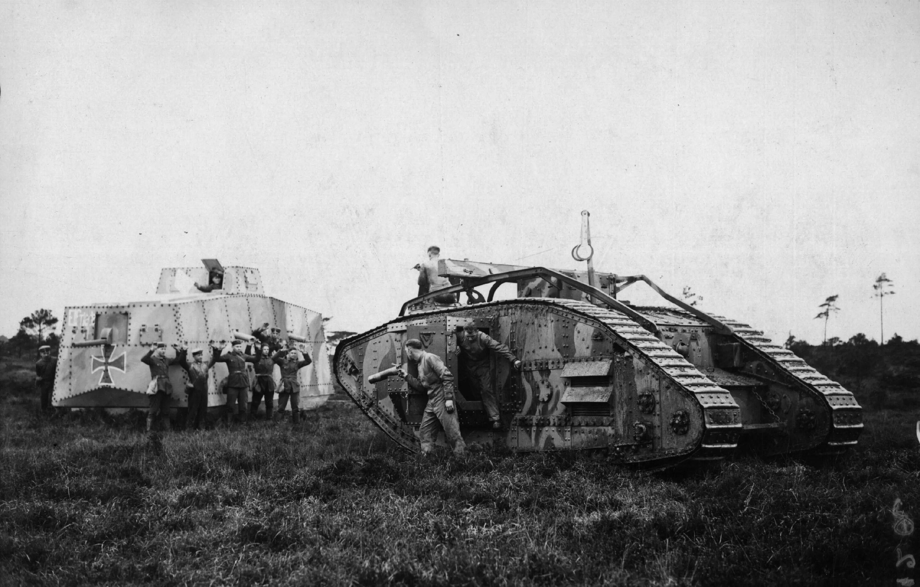 Первый немецкий танк a7v. Танки первой мировой войны 1914-1918. Первый немецкий танк первой мировой войны. Немецкий танк а7v. Первые танки германии