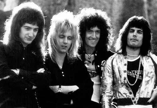 Queen original. Queen 1976. queen japan 1975. queen band young 1975. анжело квин.