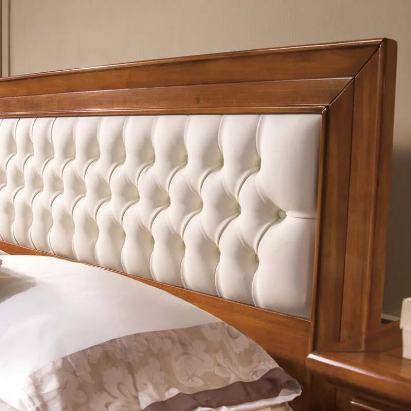 Кровать с мягкой спинкой. Кровать с мягкой спинкой. Обить кровать. Обивка изголовья кровати. Обить кровать.