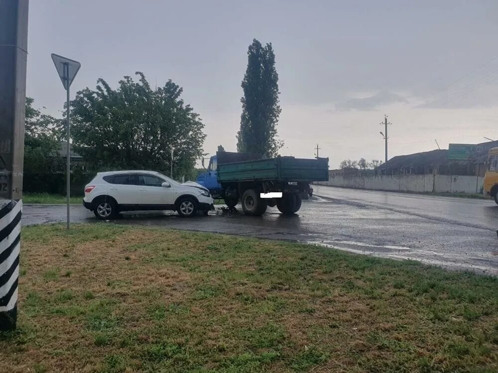 Трасса волгодонск. Дтп зимовники. Дтп зимовники. Дтп на трассе волгодонск зимовники. Авария в зимовниковском районе.