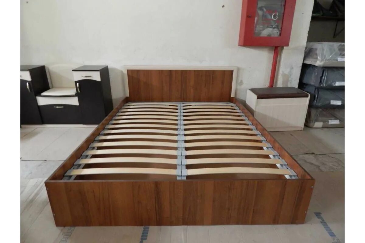 Кровати луганск. Кровать селена аури. Кровать деревянная "селена". Купить кровать из натурального дерева луганск. Кровать 160 корона victoria.