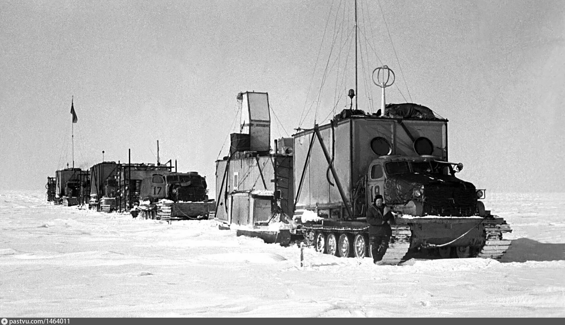 Декабрь 1958 года. Первая Советская антарктическая Экспедиция 1956. Станция полюс недоступности Антарктида. 14 Декабря 1958 года третья Советская антарктическая Экспедиция. Советская антарктическая станция полюс недоступности.