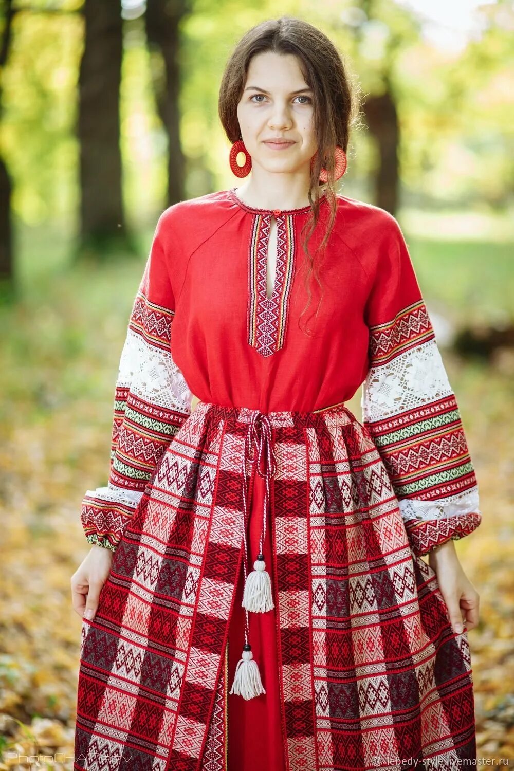Современный народный костюм. Folklore dress. Folklore dress. Одежда в стиле фолк женская. Платье в фольклорном стиле.