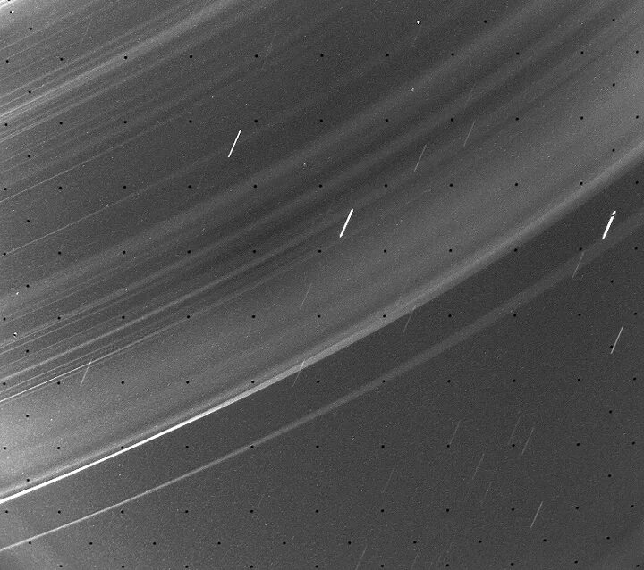 Уран сатурн кольцо. Нептун Кассини. Кольца урана. Текстура колец урана. Снимки Вояджеров.
