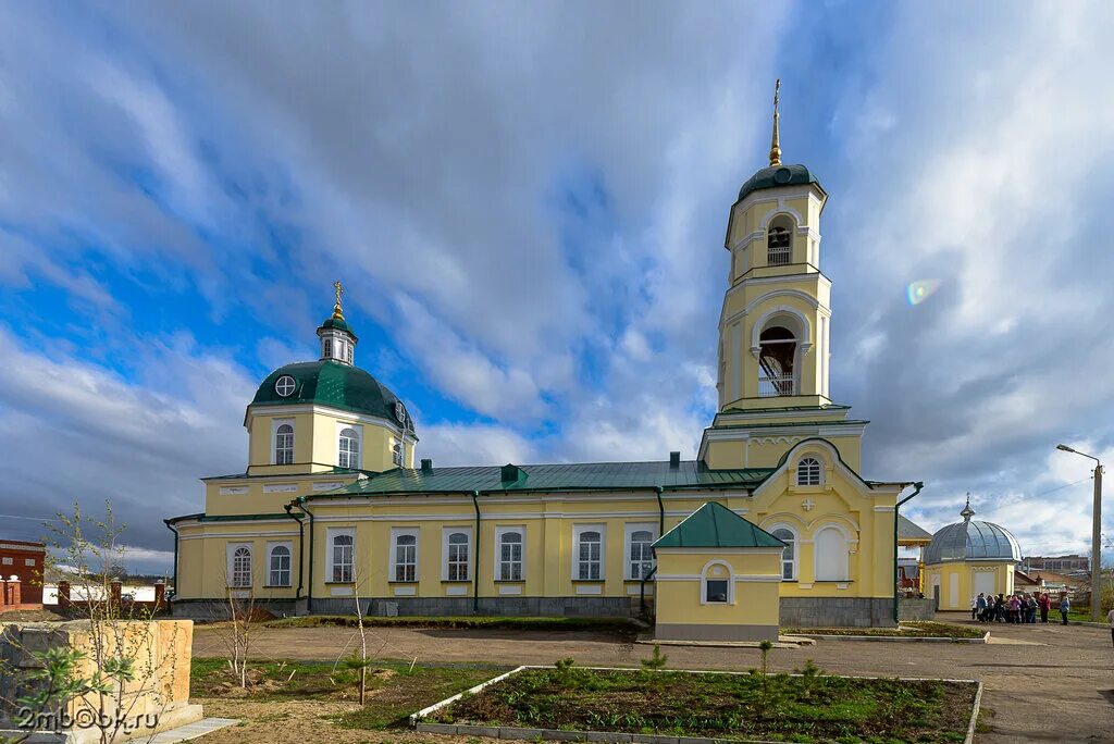 вятские поляны церкви. никольский собор вятские поляны. собор николая чудотворца в вятских полянах. никольская церковь вятские поляны. город вятские поляны кировской области.