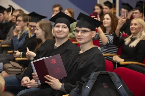 После 11 класса можно поступить на специалитет
