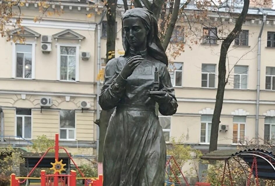 Детская больница марии магдалины отзывы. Больница марии магдалины санкт-петербург памятник. памятник сестре милосердия в санкт-петербурге. памятник сестре милосердия в спб. памятник сестре милосердия в спб на васильевском.