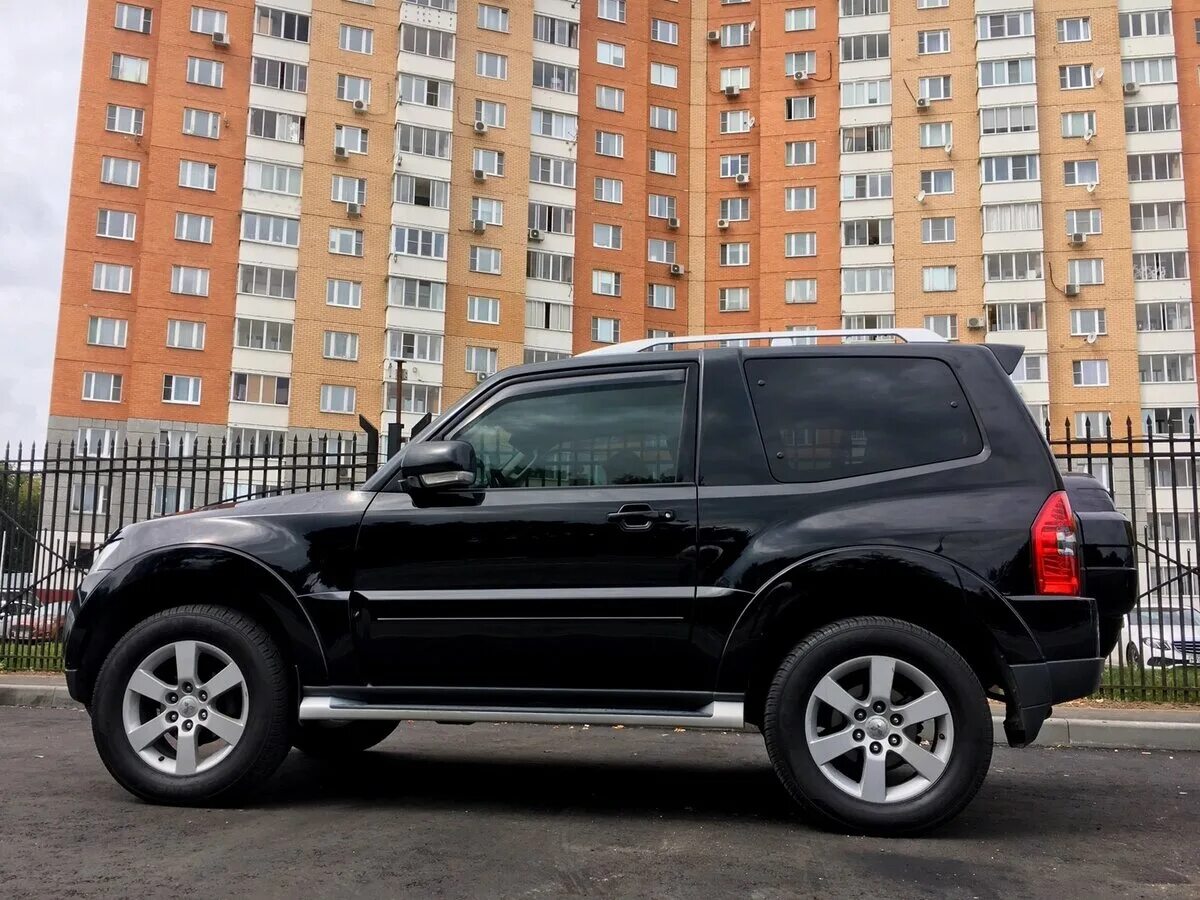 Mitsubishi Pajero 3 дверный. Mitsubishi Pajero 3 3 Door. Mitsubishi Pajero 3 3 дверный. Мицубиси Паджеро 2008 трехдверный.