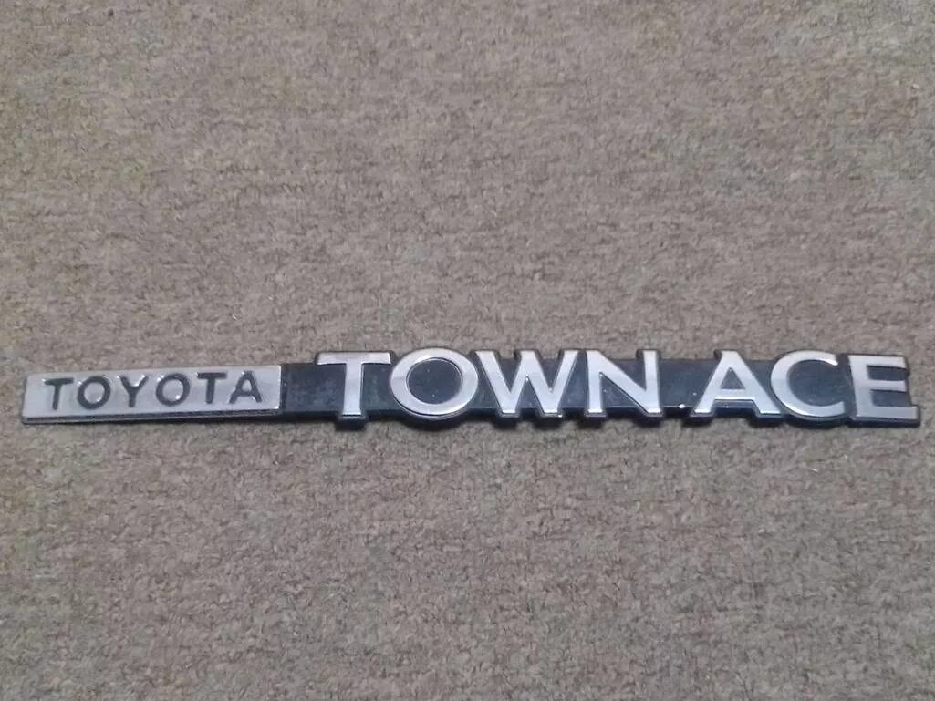 Тойота лит айс лого. Town Ace логотип. Toyota Noah логотип. Lite Ace Toyota логотип.