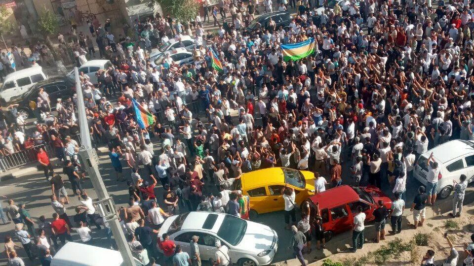 Что произошло в ходе. Каракалпакстан митинг 2022. Беспорядки в Каракалпакстане 2022. Протесты в Узбекистане 2022 фото. Митинг в Каракалпакии.