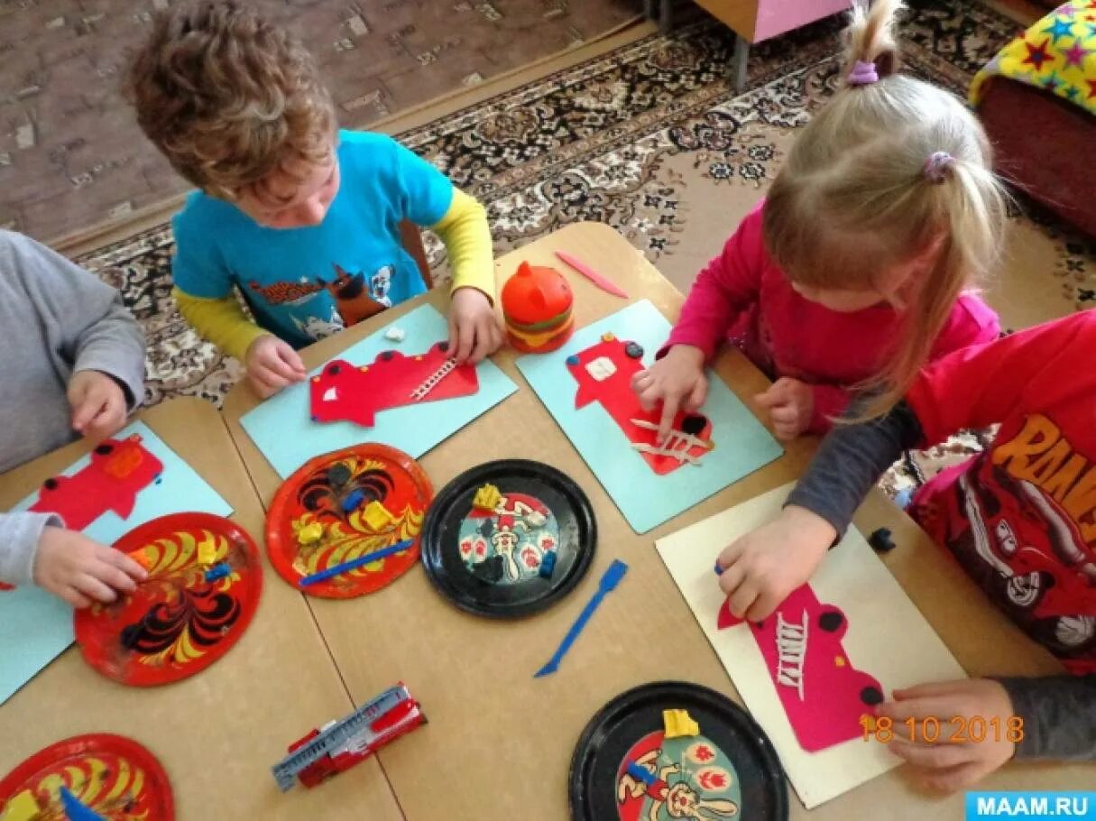 Пожарная безопасность 2 младшая группа. Занятия по безопасности младшая группа рисование. Занятие в младшей группе по теме безопасность. Занятие по обж в средней группе. Занятие в первой младшей группе.