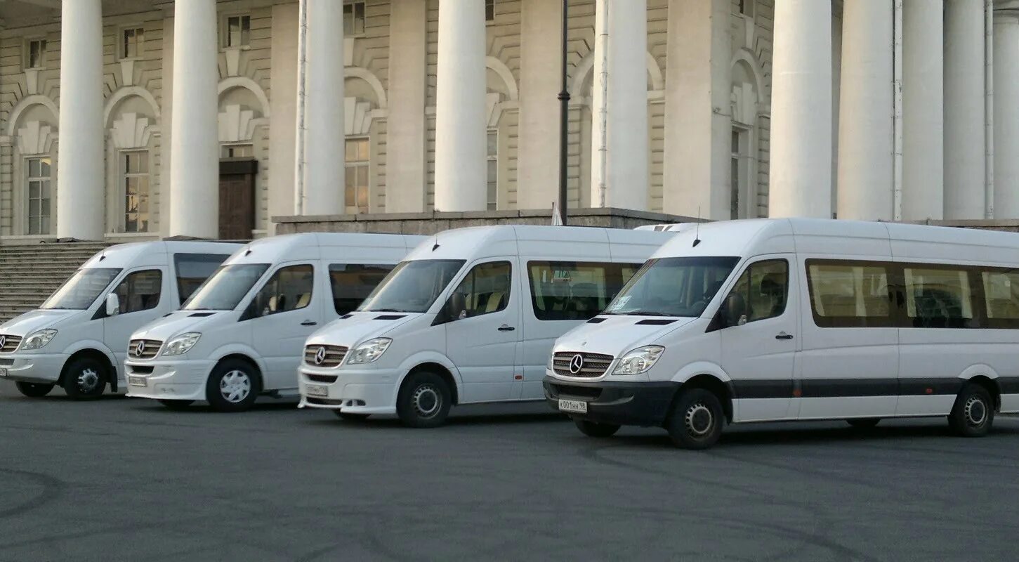 Микроавтобус. Пассажирский микроавтобус. Пассажирские перевозки минивэн. Современные микроавтобусы.