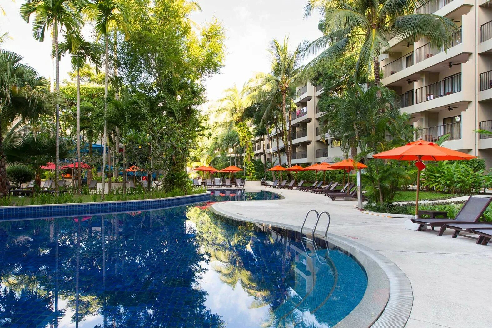 Destination phuket surin. Сурин бич резорт пхукет. novotel phuket surin beach resort. novotel phuket surin beach resort 4*. отель destination resort phuket surin beach пляж.