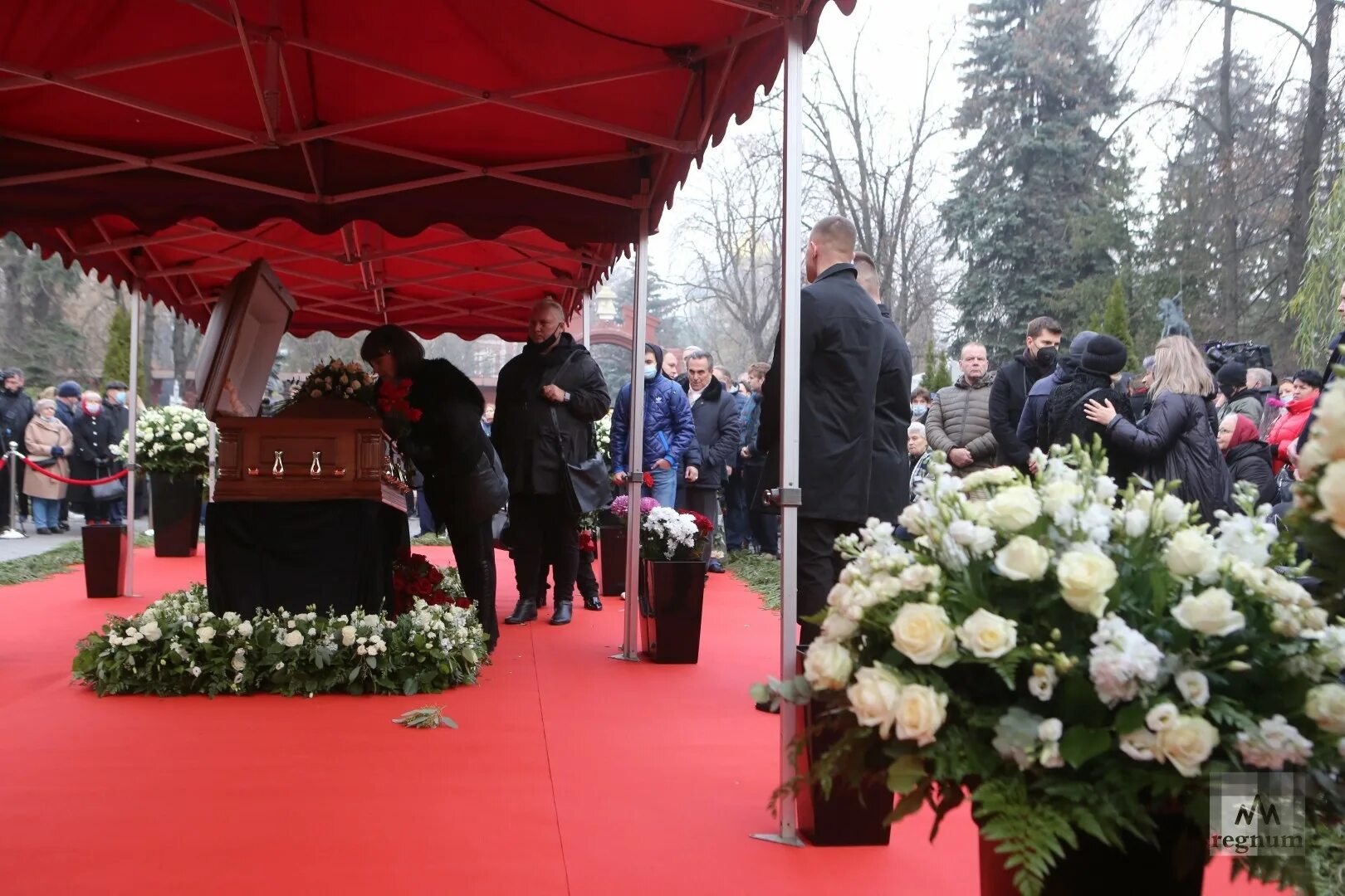 Церемония прощания с Игорем Корнелюком. Прощание с Игорем Кирилловым. Прощание с ширвиндом фото