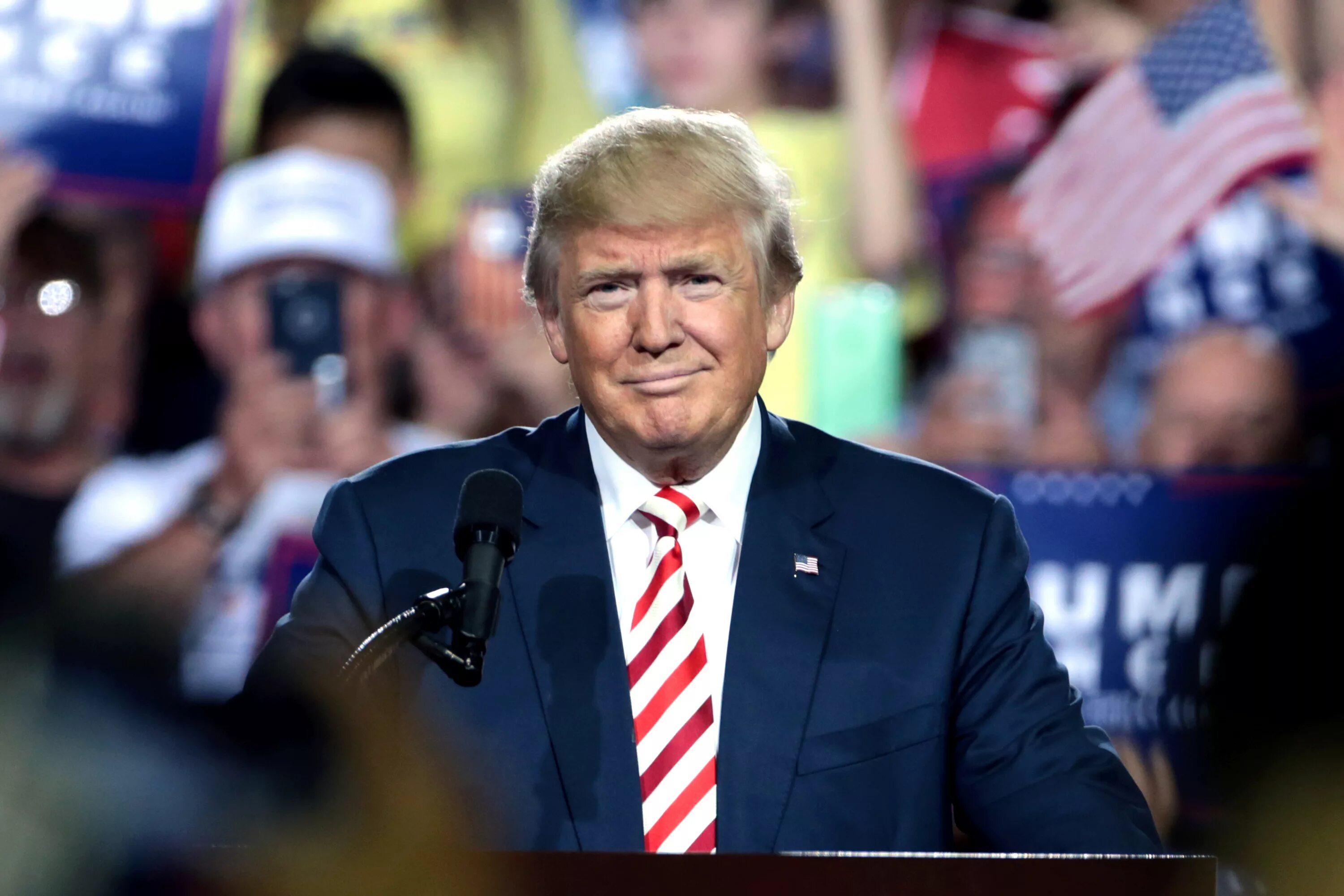 В какой партии состоит трамп. Трамп бизнесмен. трамп портрет.