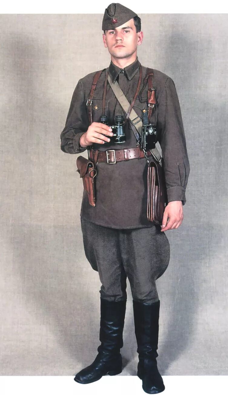 Одежда в великую отечественную войну. Форма солдата ркка 1945. Форма капитана ркка 1941. Советская военная парадная форма 1941-1945. Форма ркка в 1945г.