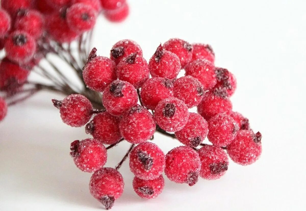 Ягоды для декора. Как сделать ягоды. Малина поделка. Как сделать ягоды. Клубника полимерная глина.