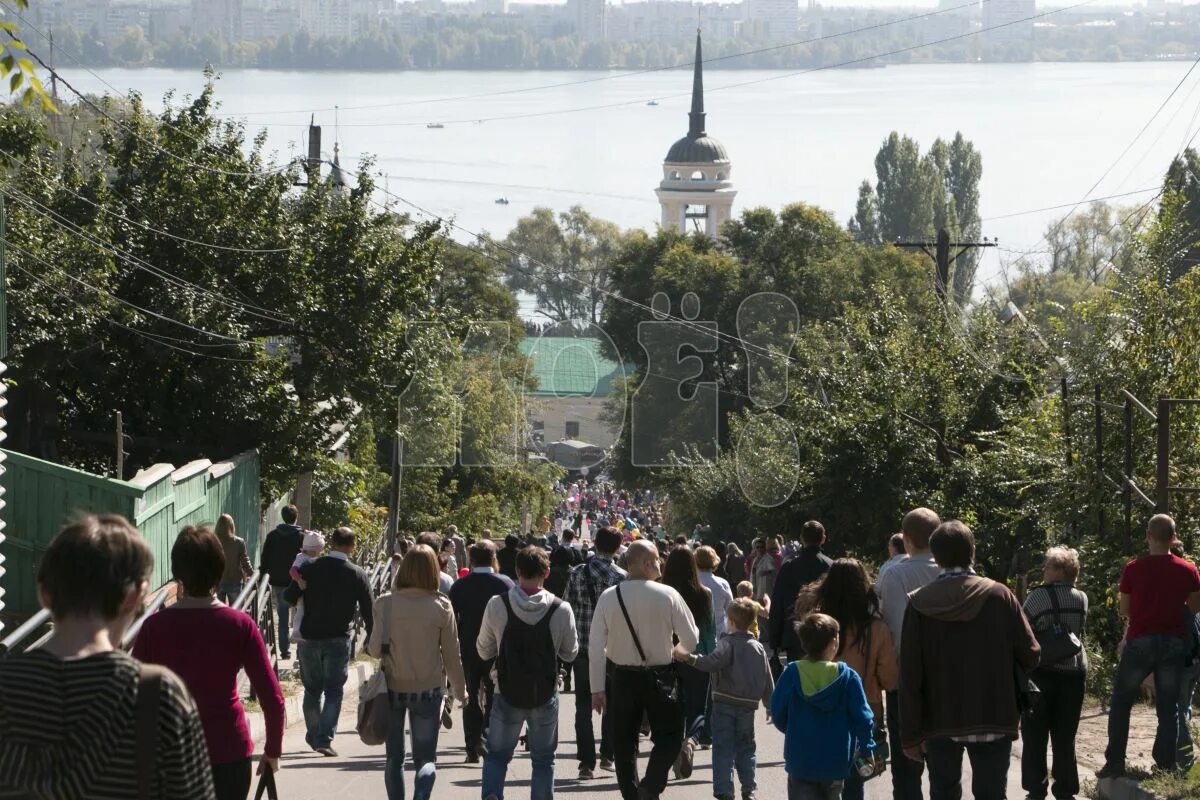 Жители Воронежа. Воронеж население. Воронеж население 2024. Воронеж население фото. Население воронежа 2024 год