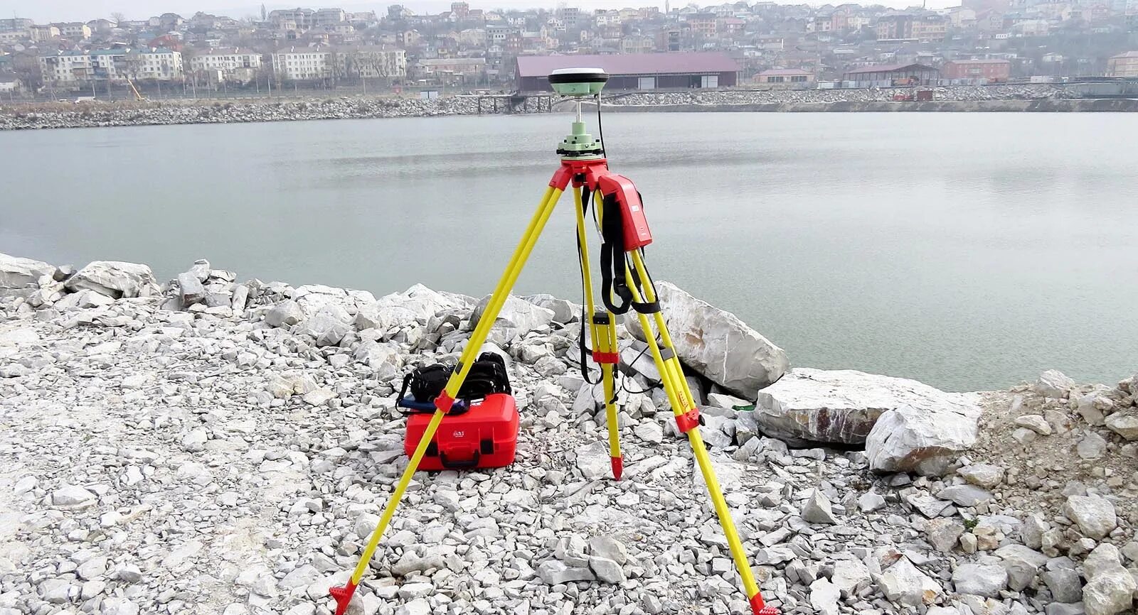 Машина геодезиста. Гидрометрические изыскания. Геология и геодезия. Гидрогеологические изыскания. Гидрометеорологические исследования.