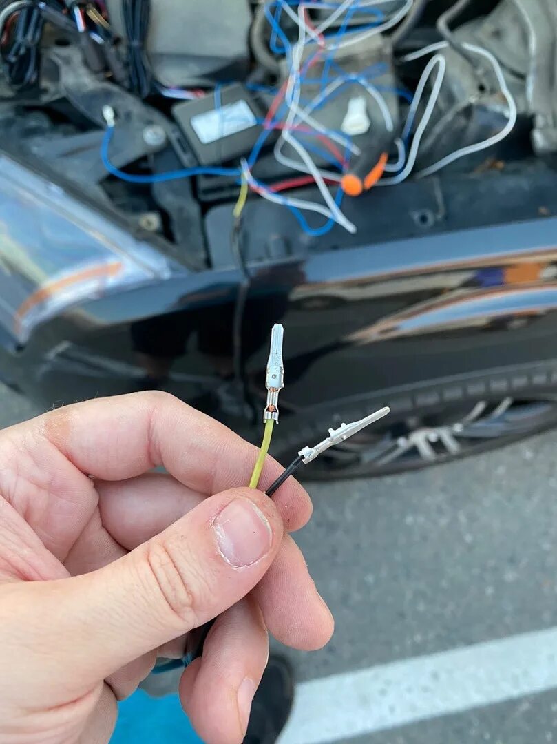 Вытащить провода разъем deutsch,. Съёмник пин из разъёма магнитолы vw. Как вынуть разъем пин из разъема. Клеммы автомагнитолы h62. Вытащить провод из разъема тойота.