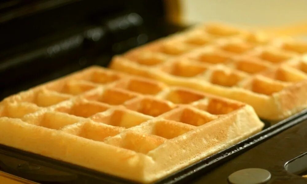 Морковные вафли с изюмом. Вафли "пряные". Морковные вафли в вафельнице. Морковные вафли в мультипекаре. Морковные вафли в вафельнице.