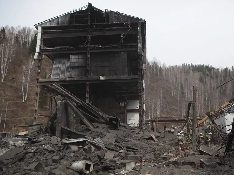 5 мая 2010. Авария на шахте Распадская в 2010. Взрывы на шахте «Распадская» (2010). Взрывы на шахте «Распадская» 8-9 мая 2010 года. Шахта Распадская трагедия 2010 взрыв.