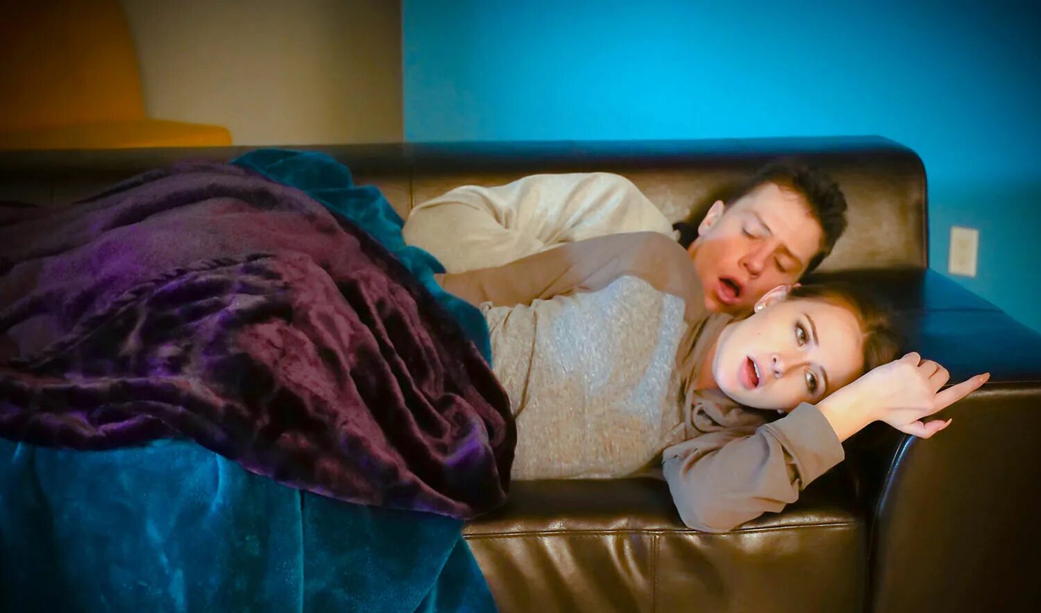 Соблазнение брата. Соблазнительная сестренка. Трахание сестрой. Залезла в кровать к брату. Трахание сестрой.