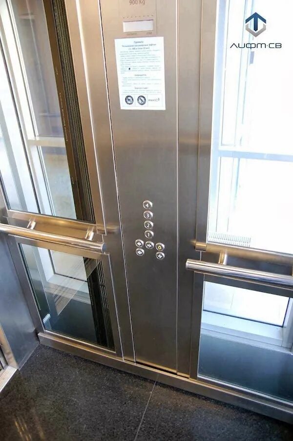Св барнаул. Лифт в магазине. Барнаульский лифт. Лифтовая компания. Лавка у лифта.
